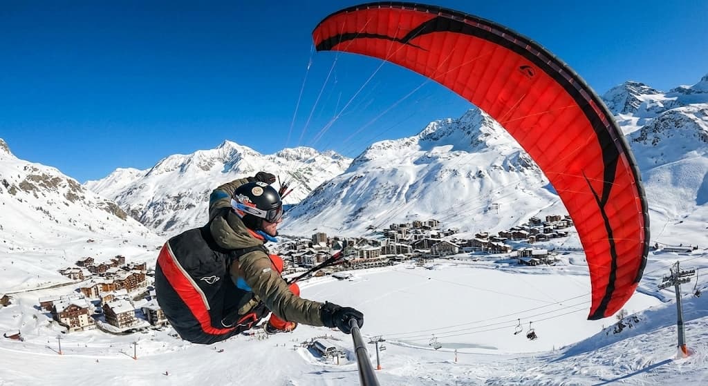 Parapente Tignes : Vol Extrême en Haute Montagne