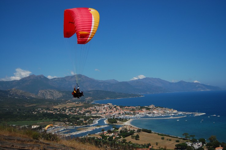 bapteme de parapente en corse avec moniteur