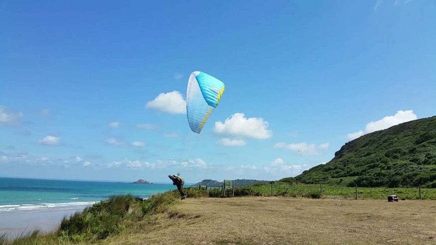 bapteme parapente en bretagne avec un moniteur